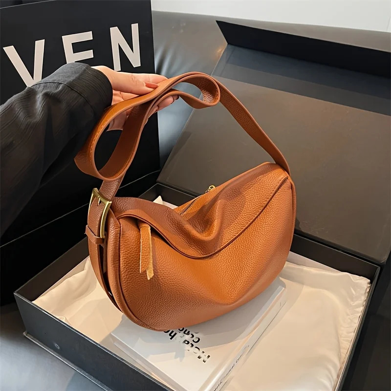 Fashionable retro leather bag womens dumpling bag shoulder bag crossbody bag trendy and versatile soft leather bag 251106