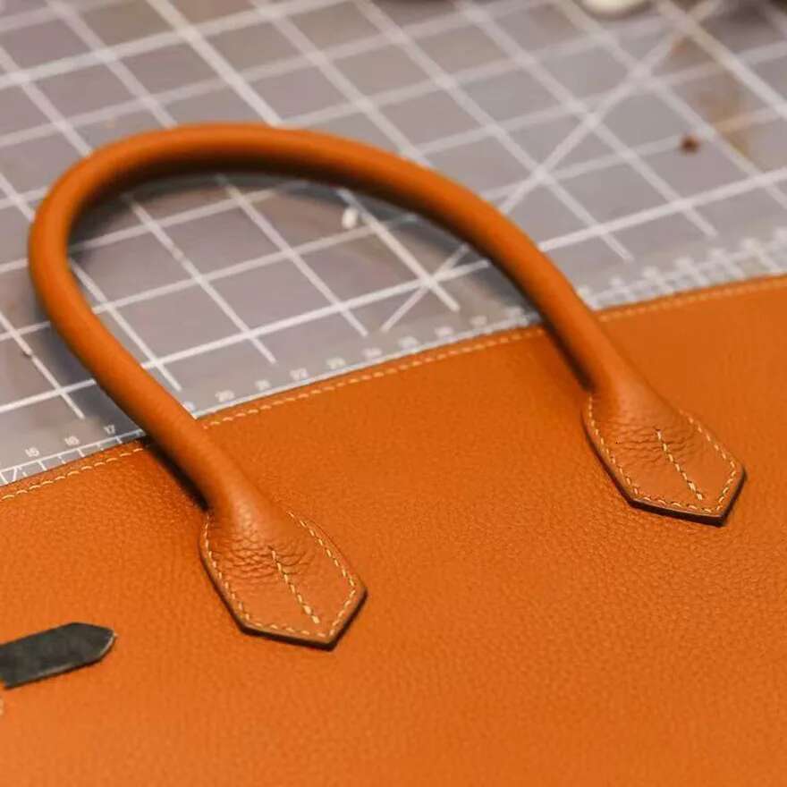 Large capacity women's Tote Real cowhide fashion tote High-quality shoulder Women's handmade commuter crossbody bag