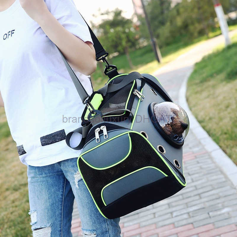 New Handheld Multi functional Car Pet Bag with Large Capacity Space Cabin Leisure Diagonal Crossing Bag and Portable Outing Dog Bag