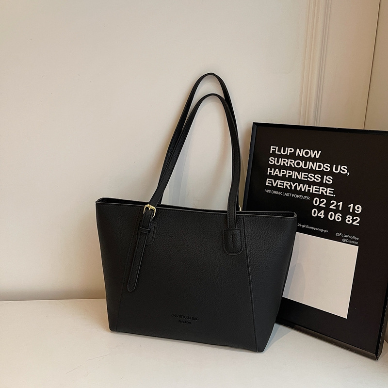 New fashion bag women's large capacity soft surface women's bag foreign texture small public Tote shoulder bag 2025s hot