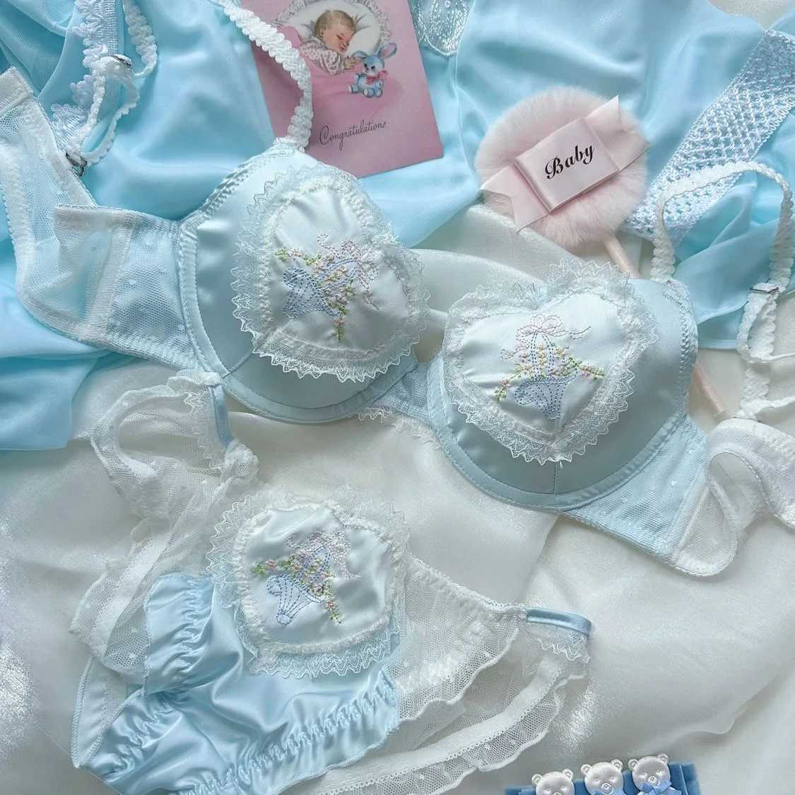 Push Up Bra for Small Chest Sweet Tone Petite Anti Sagging Underwire Set er Soft Thin Close Fitting Lace Women Bra UnderwearXJ251106