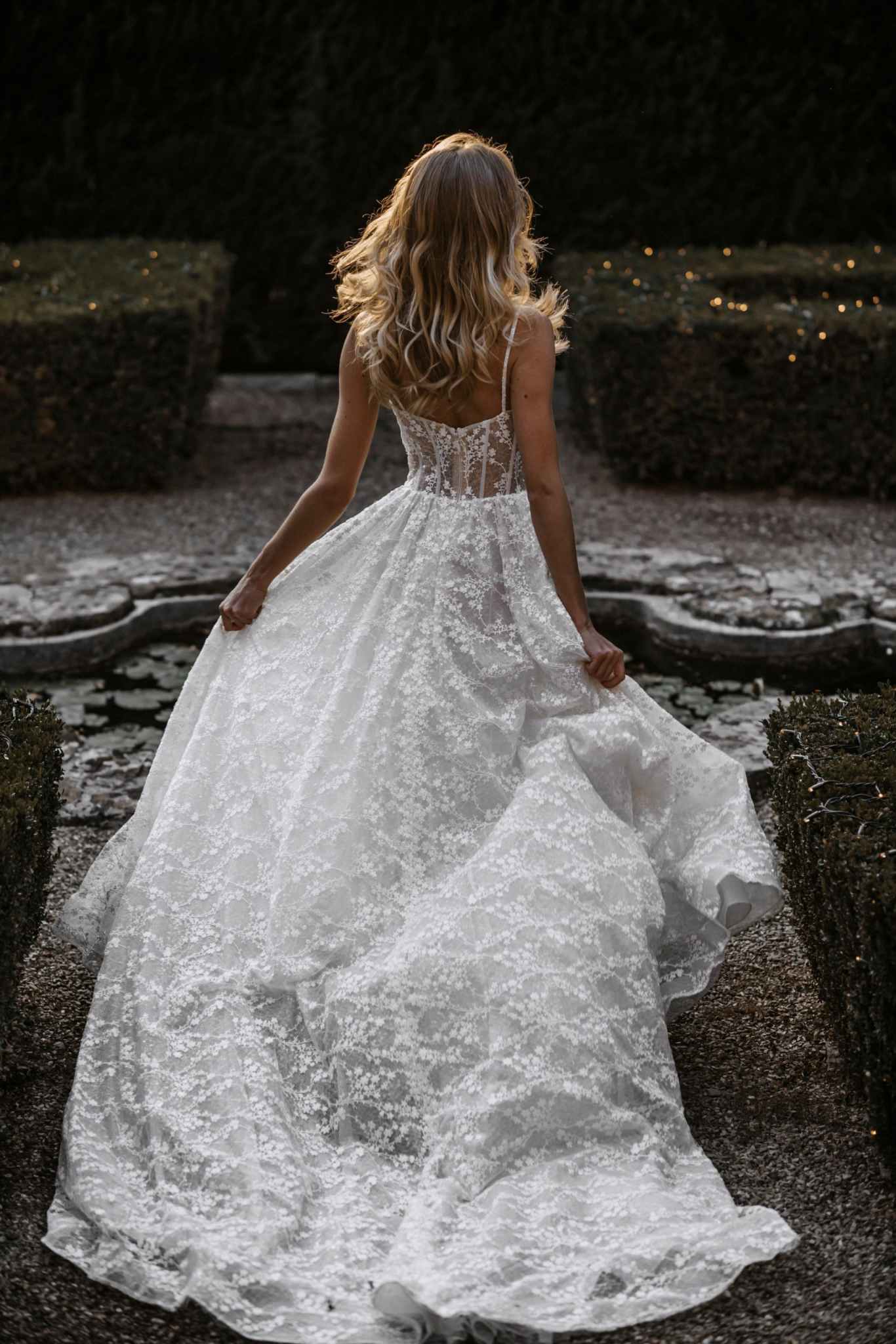 Chic Elegant A-Line Bridal Wedding Dresses With Spaghetti Strap Sleeveless Appliques Sequins Wedding Dresses Plus Size For Special Occasion Vestido de
