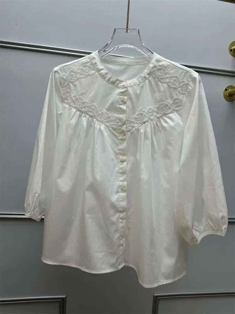 2025 Spring/summer New Sweet Hollow Embroidered Round Neck Cotton Seven Sleeve Shirt Top