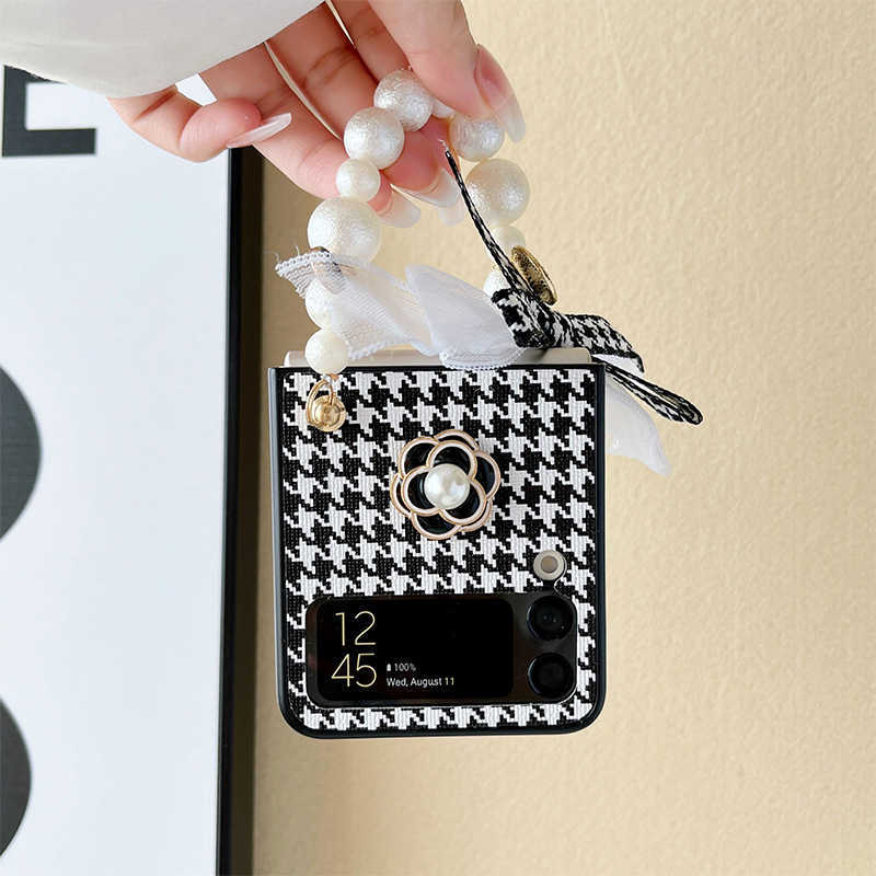 Black and White Houndstooth Luxury Style Phone Case for Korean Z Flip 4 Women Foldable Flip Cover Handheld Camellia J251202
