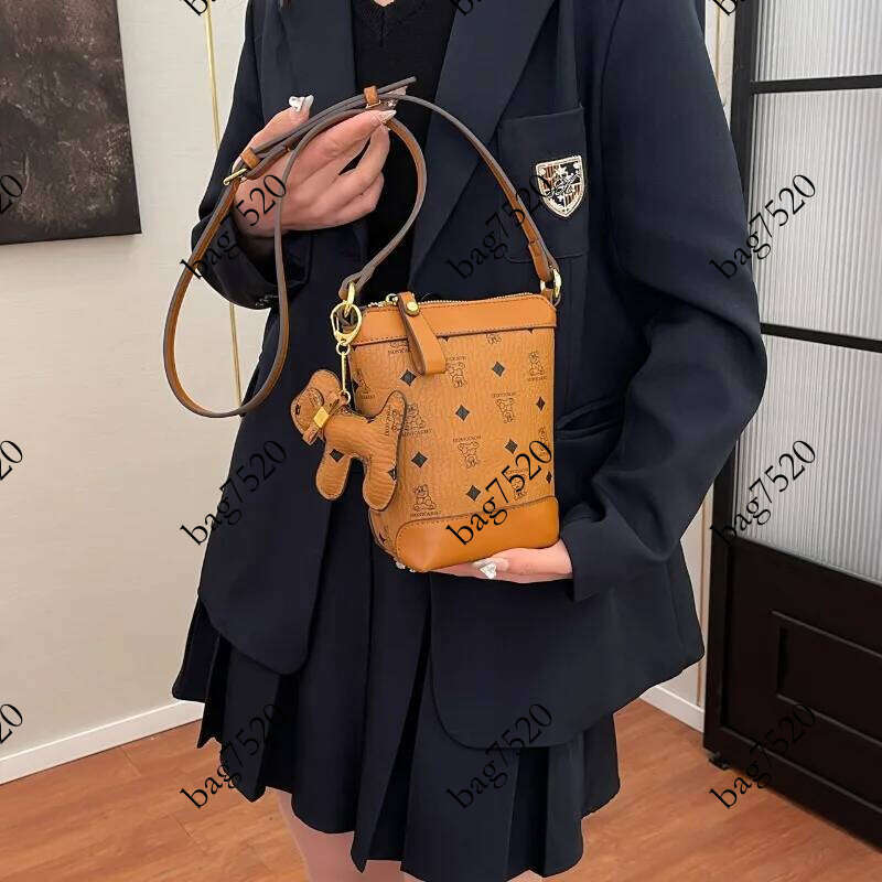 Fashionable Elegant Leather Ladies Tote Bag Shoulder Handbag By Famous Designer Brand Classic Women