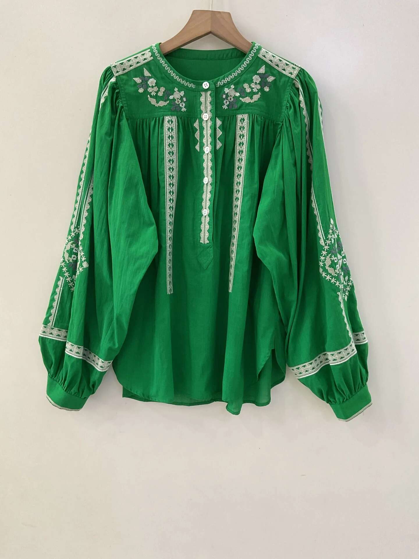 Embroidery Women White Green Black Shirt 100% Cotton Vintage Long Lantern Sleeve Front Buttons Lady O-neck Blouse