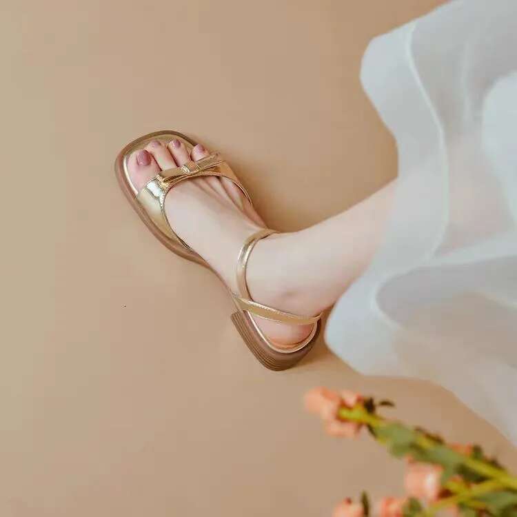 2025 Summer New Retro Style Low Heel Roman Designer Fashion Square Toe Elegant Bow Women's Sandals