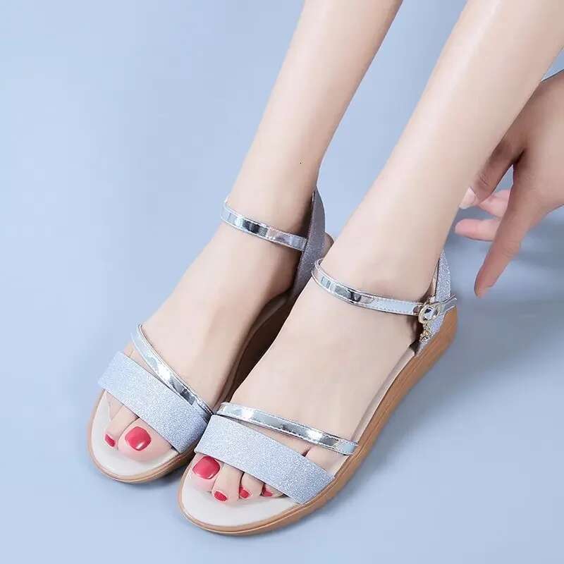 2025 Summer New Women's Sandals Gold Low Casual Shoes Women's Open toed Summer Square Women's Designer Fashion Ankle Strap High Heels