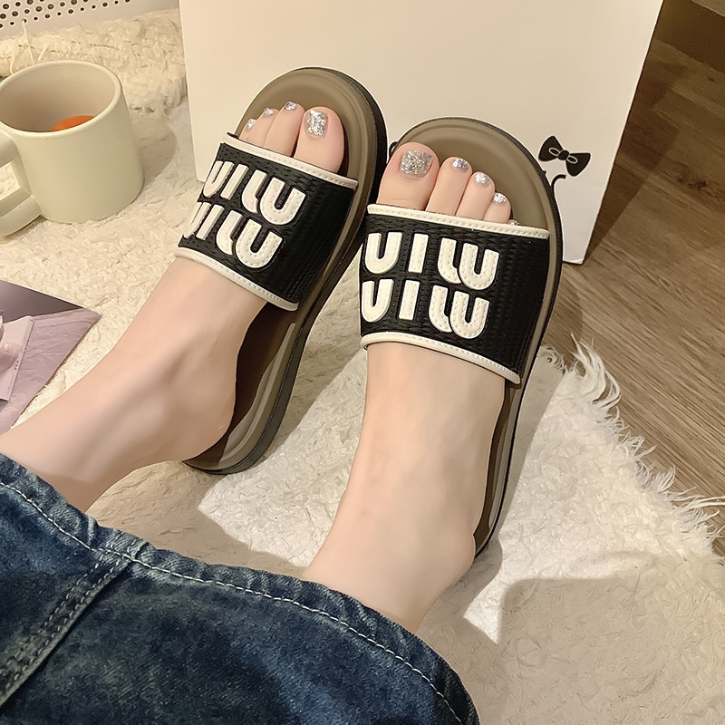 Designer slippers free shipping 2025 new fashionable letter indoor home bathroom anti slip thick bottom straight drag for women