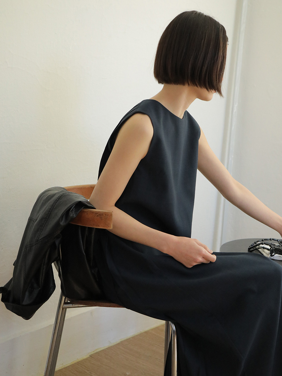 S20 Sleeveless Dress Irregular Pleated Thin Long Skirt