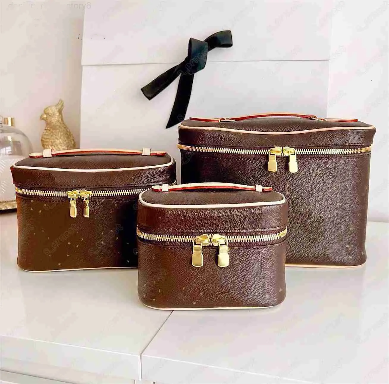 Women designer handbags exquisite cosmetic bags women portable small bags with makeup straps brown leather crossbody bags handbags travel cosmetic bag