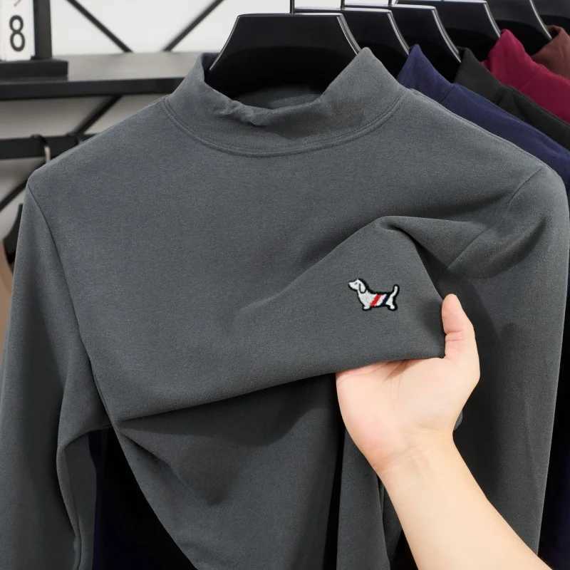 2025 New Autumn and Winter Mens Warm Half High Neck Bottom Exquisite Puppy Embroidery Comfortable Thin Velvet Long Sleeve Top W251106