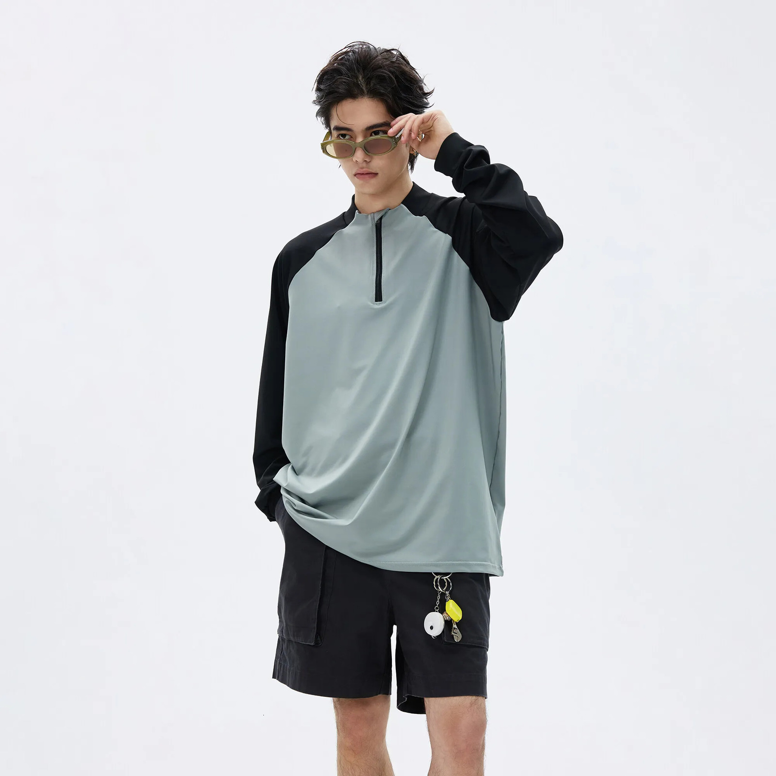 Mens long sleeved half zip color T-shirt -4-way stretch fabric and contrast board navy blue/black and white for gym/casual use 250402