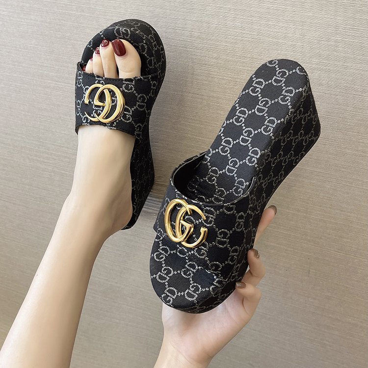designer shoes 2025 new Women's summer thick-soled wedge heel sandals for outdoor wear lettered one-strap high-heeled sandals with fashionable me