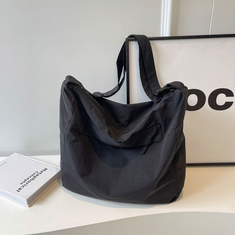 2025S Designer Women S Bag Large Capacity Tote For Women New Fashionable And Simple Casual Crossbody Bag Student Class Single Shoulder Bag