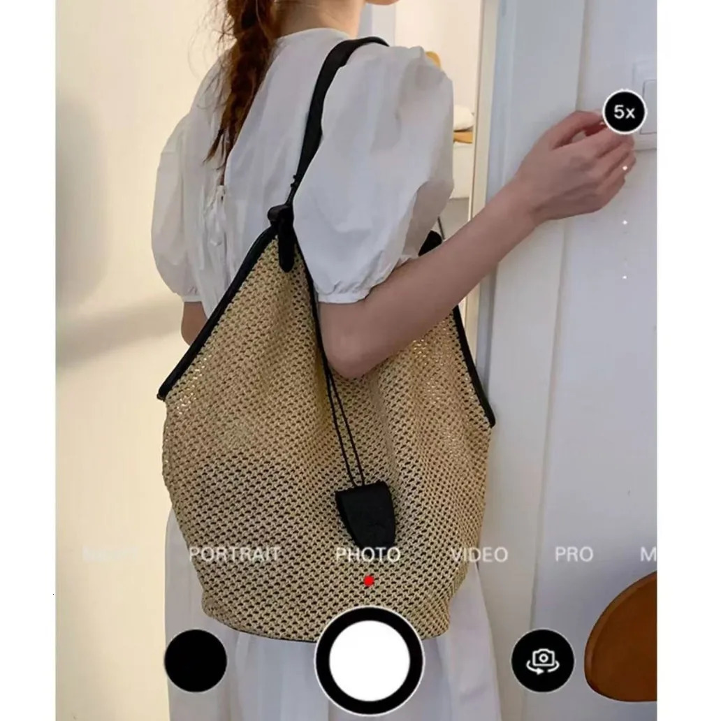 Straw Tote Bag for Women Raffia Shoulder Bag Top Handle Clutch Purse for Women Boho Rattan Woven Handbags for Summer Beach 251106