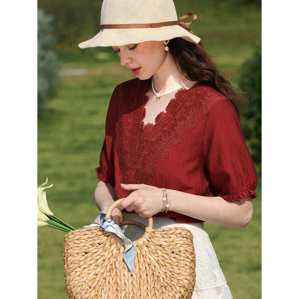 French Shirts Women 2025 Summer V-Neck Red Lace Short-Sleeved New Chic Retro Half-Sleeved Gentle Blouse
