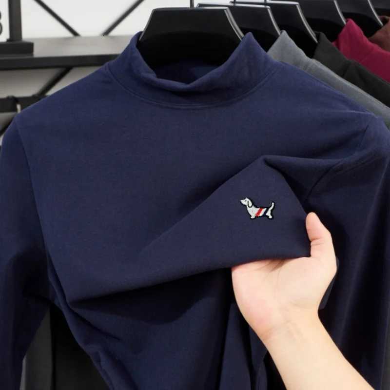 2025 New Autumn and Winter Mens Warm Half High Neck Bottom Exquisite Puppy Embroidery Comfortable Thin Velvet Long Sleeve Top W251106