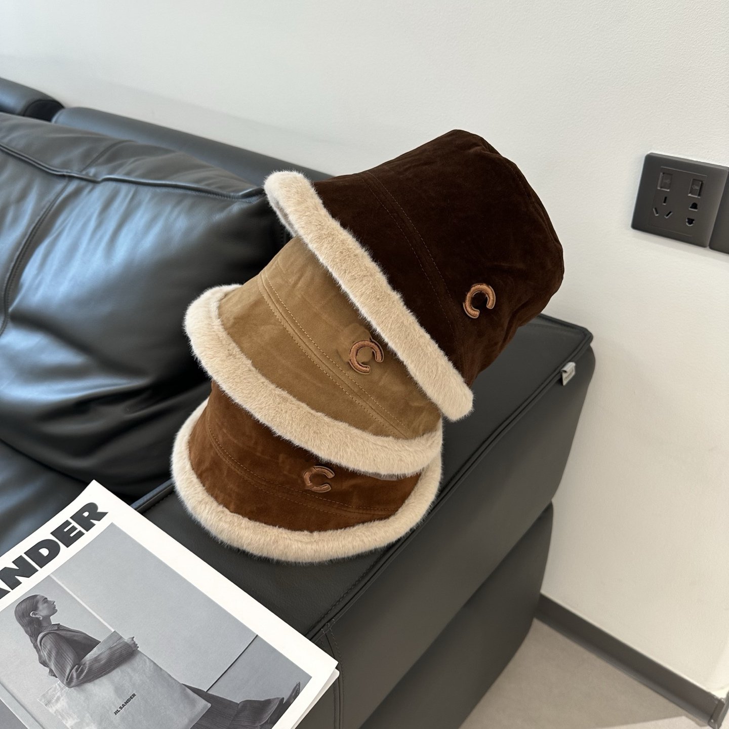 Classic Designer Winter Plush Fisherman Hat High-quality Thickened Suede Basin Hat Letter C Warm Women Fisherman Hat