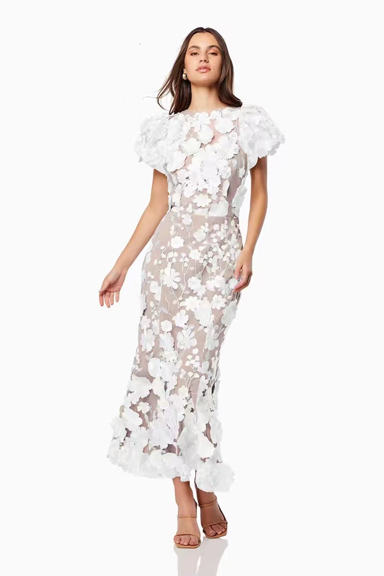 2025 Spring New Light Luxury Round Neck Embroidered Three Dimensional Flower Bubble Sleeve Mid Length Dress with Hip Wrapping Skirt