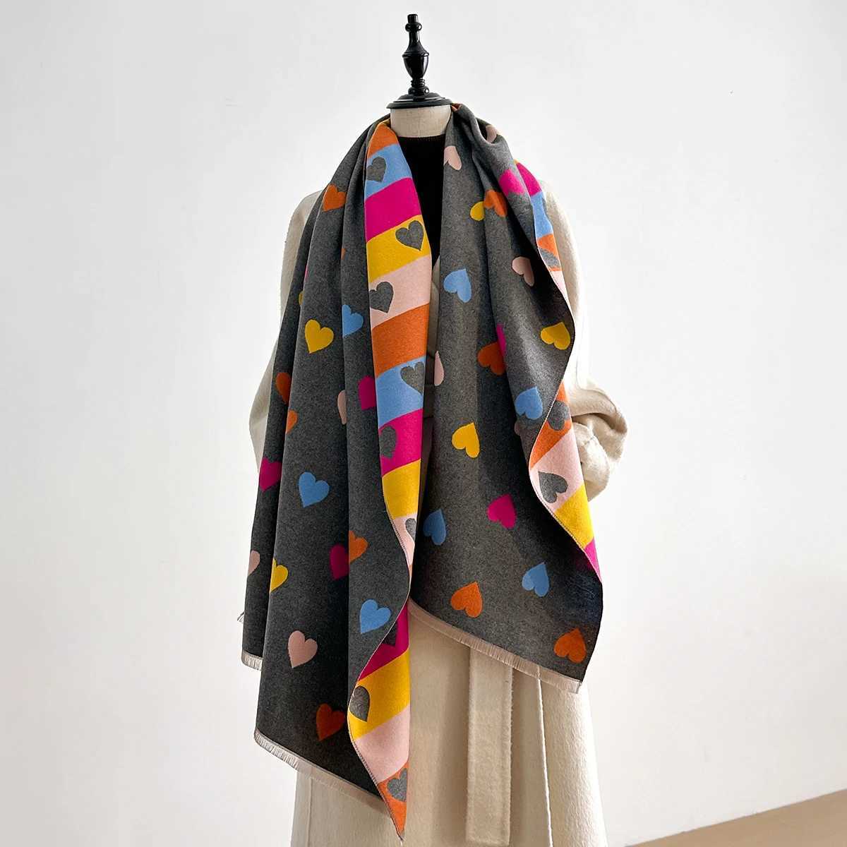 Autumn Winter Retro Imitaion Cashmere Shawl Fashion Woman Versatile Heart Double-sided Color Matching Pashmina Thick Warm Scarf L251105
