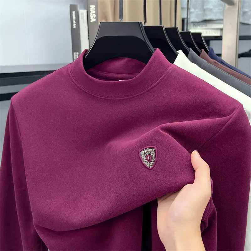 Luxury Quality Mens O-Neck Hoodie Solid Color Embroid Velvet Warm Long Sleeve Base Shirt Autumn Versatile Casual Trend Menswear W251106