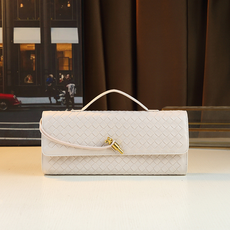 New Autumn Winter Handmade Woven Bag, Versatile For Daily Use, With Horizontal Handle And A Stylish Single Shoulder Crossbody Bag