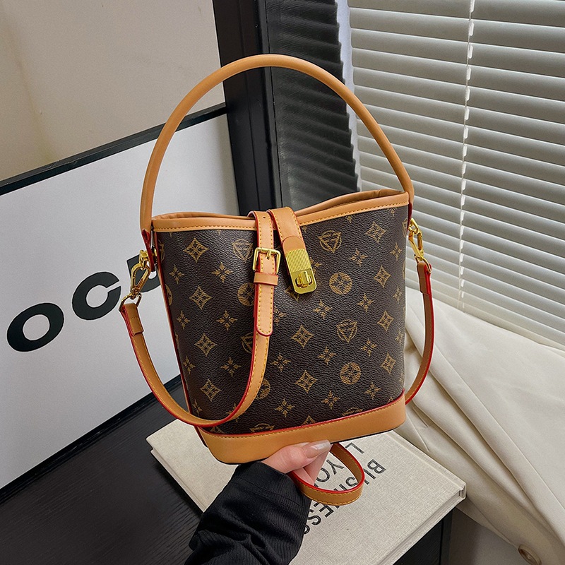New bucket bag high appearance level with large capacity foreign leisure high-grade texture handbag presbyard bag