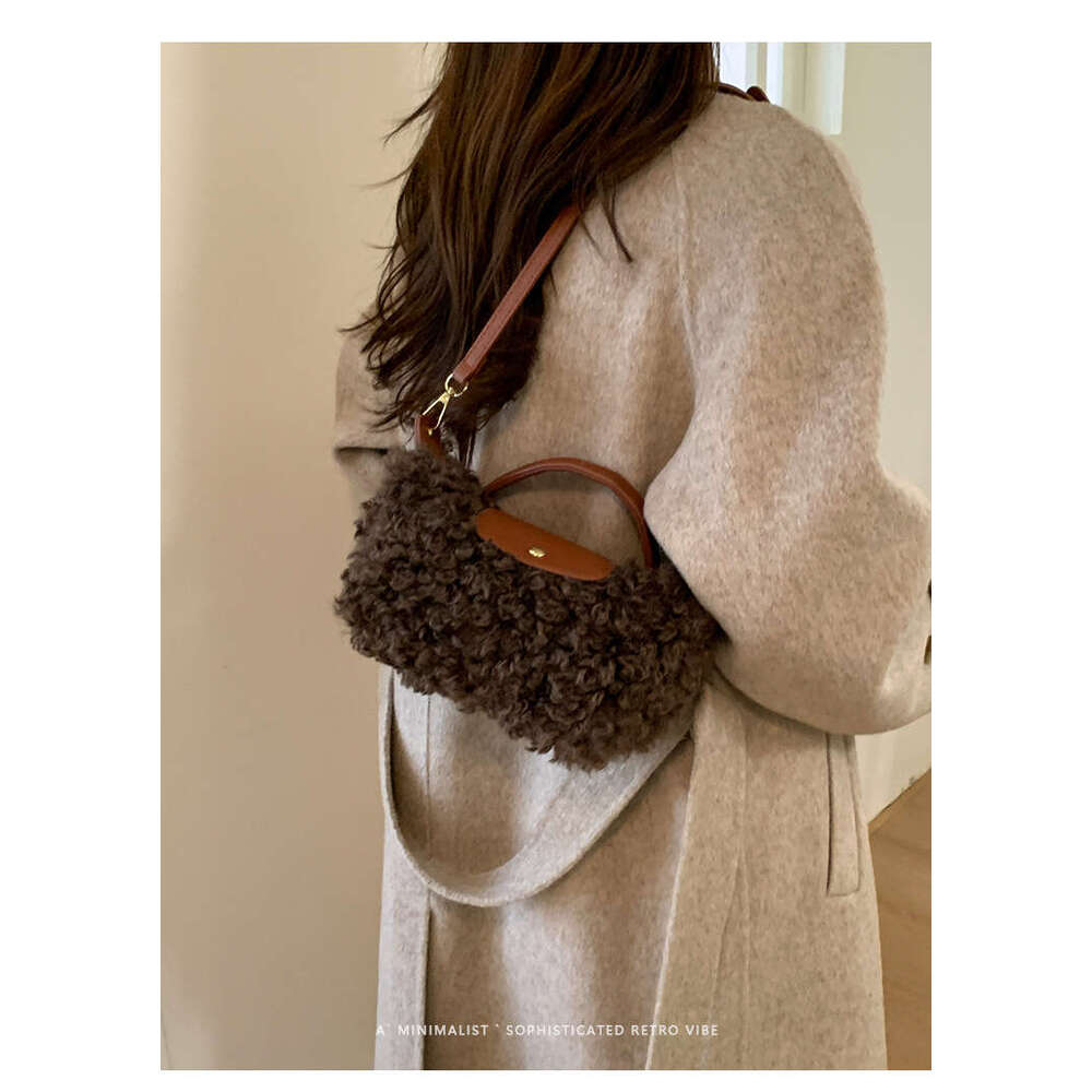 2025 free shipping designer shoulder bags Teddy plush bag casual flap grid Small square package for woman white black messenger bag