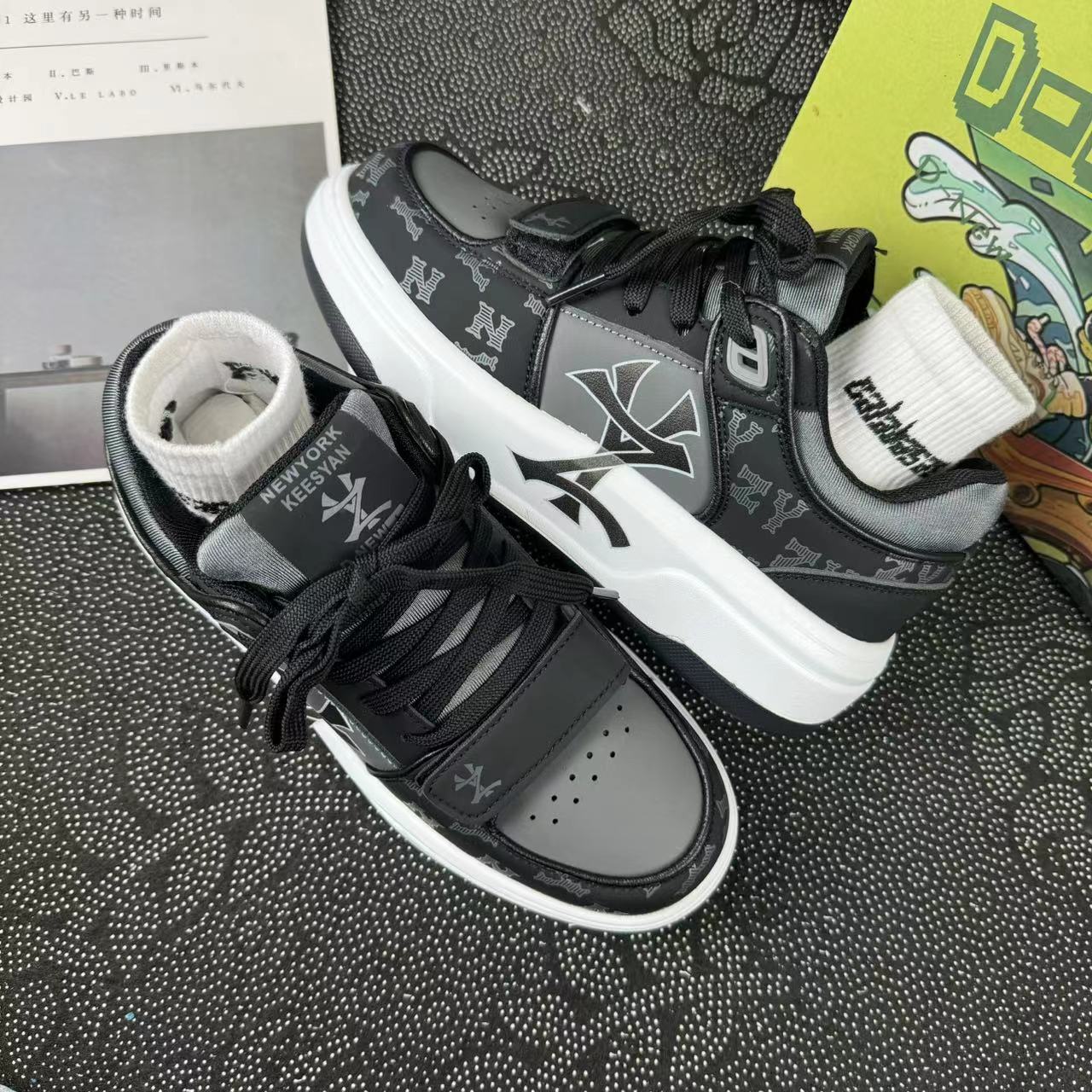 designer shoes new style niche letter design bread shoes for men and women height increasing couple leisure lightweight sports dad shoes