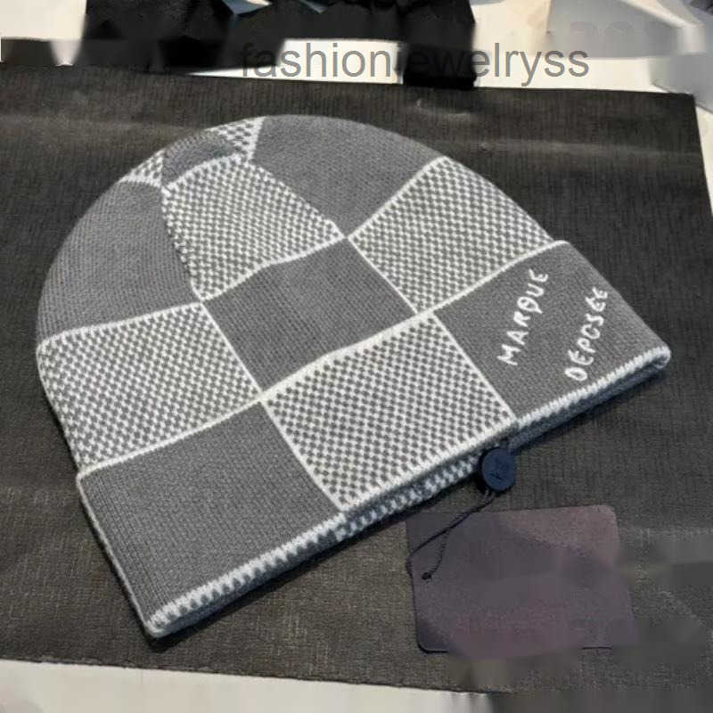 Grey white plaid knitted hat designer Beanie winter Bonnet Cap Luxury wool hat men and women warm hat