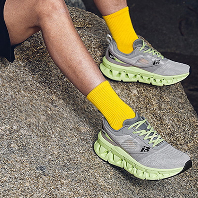 Men's Full Carbon Plate Anti-Torsion Running Shoes Lightweight Non-Slip All-Terrain Outdoor Marathon Jogging Shoes Wholesale