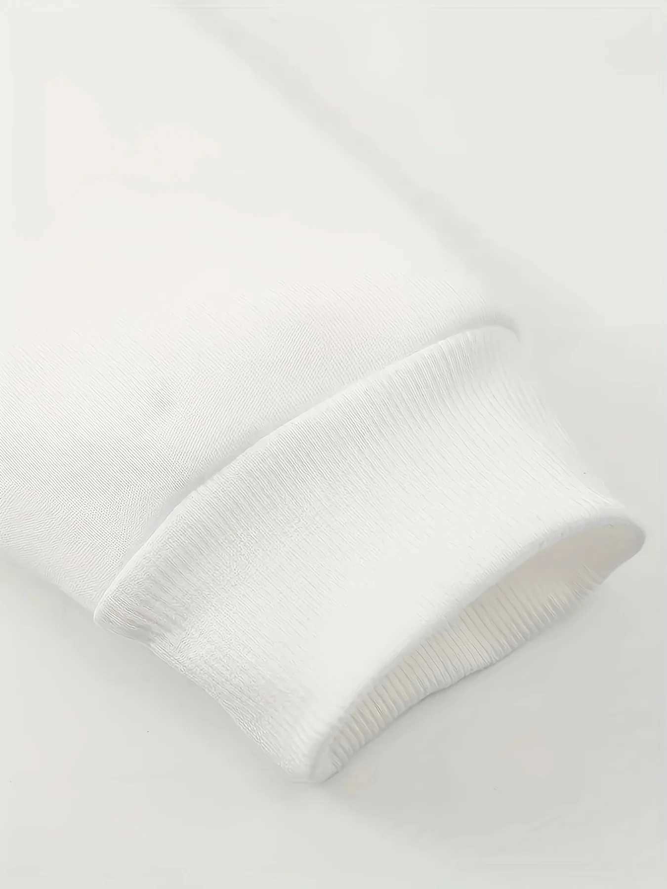 Mens autumn and winter casual fashion loose skull pattern printed long sleeved hooded sweatshirt warm pullover W251106