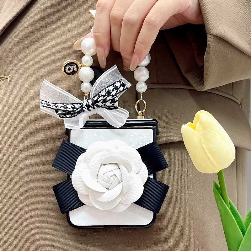 For Galaxy Z Flip 7 6 5 4 3 5G Luxury Camellia Flower Portable Elegant Pearl Hand Chain Hinge White Leather Case Cover J251202