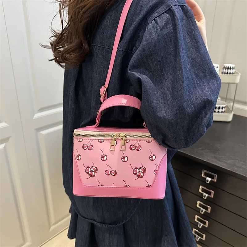 New Fashionable Small Square Handbag Womens Crossbody Bag Storage Box Stylish Niche Product Single Shoulder Slant Carry BagW251106