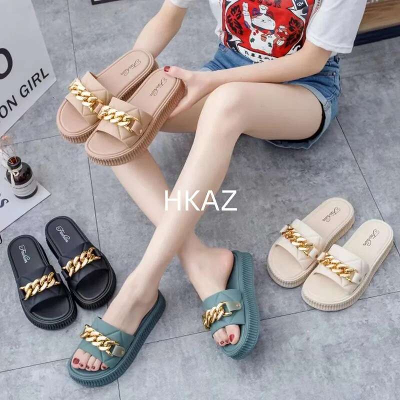 2025 Summer New Women's Breathable Korean Leisure Outdoor Designer Fashion Anti slip Shoes Platform Beach Flat Shoes Home Furnishings