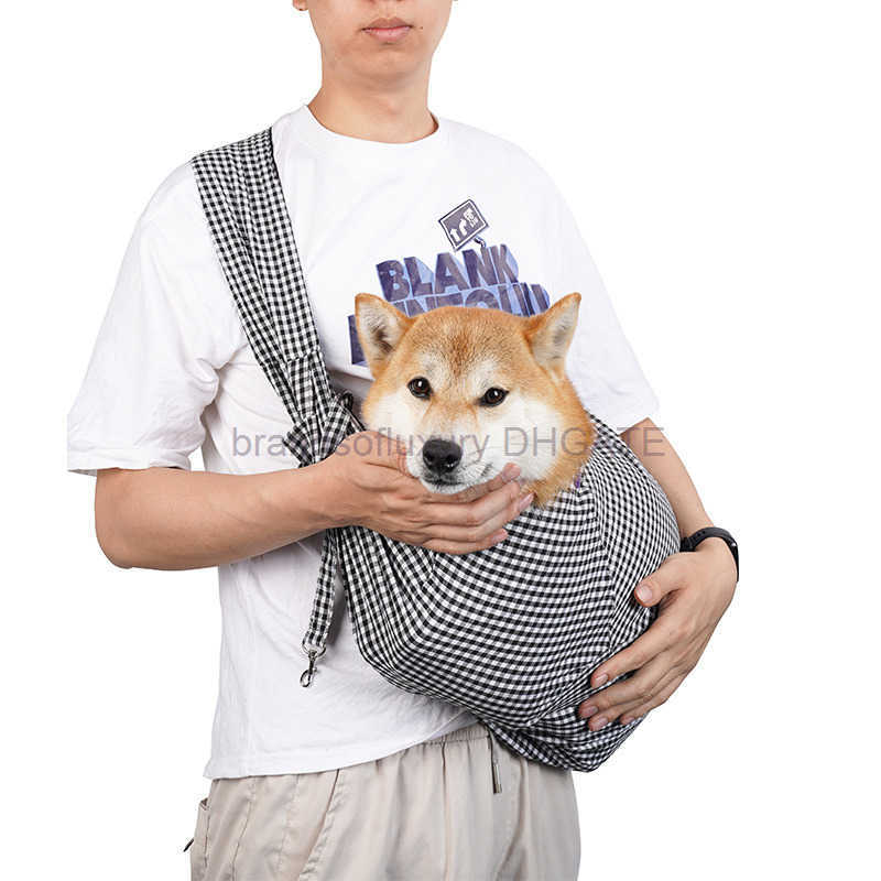 New pet takeaway foldable exposed pet bag breathable diagonal cross back dog bag portable cat bag for outdoor use