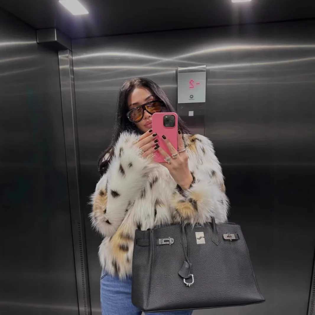 Designer woolen coat Faux Fur Coats Women Casual Short Fur Leopard Print Patchwork Long Sleeves Stand Collar Thick Warm Fur Street Wear 2025 WinterY25