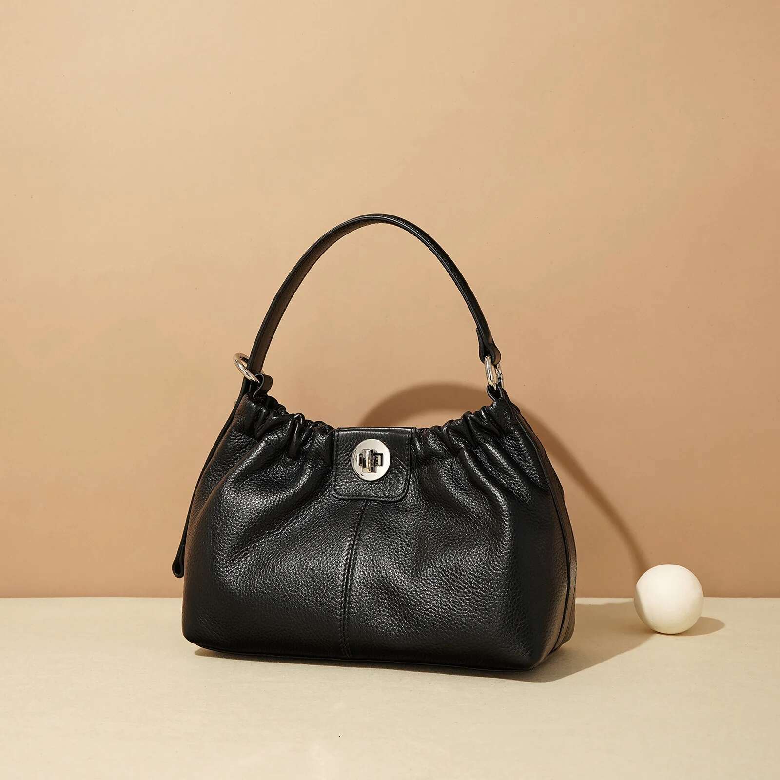 New Soft Leather High-Grade Pleated Underarm Shoulder Bag Niche Design Fashion Lock Ladies Handbag