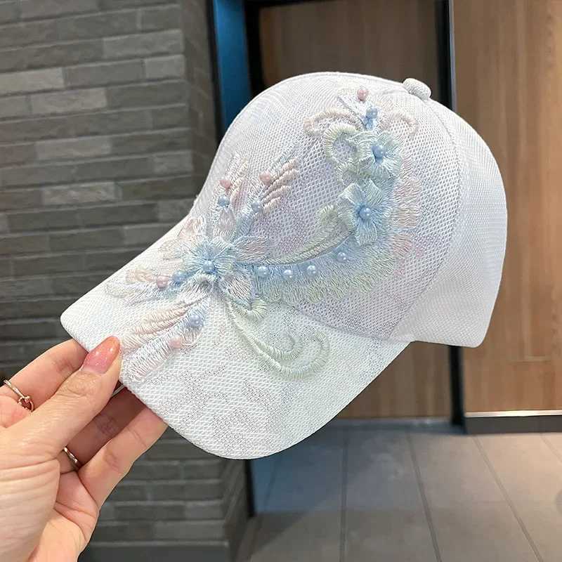 Womens Baseball Cap Summer Thin Section Sun-shading Duck Tongue Cap Breathable Applique Beading Lace Rebound Hat Mesh Hat L251105