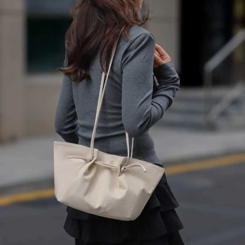 High-End Women Shoulder Bag From Luxury Brand Featuring Classic Designer Paris Details And Popular Classic Elegant AppearanceW251106