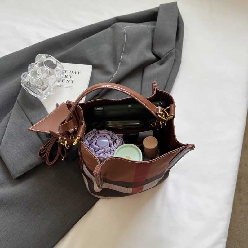 Niche - Designed Jute Tote Bag with Simple Retro Plaid and First - Layer Cowhide - Large Capacity Shoulder - Portable StylishW251106