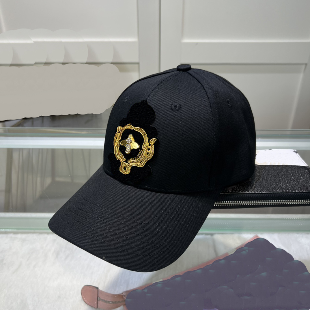 Summer Ball Caps Hats Women Mens Designer Fashion Casual Woman Man Baseball Caps Black White Letters Mens Golf Beach Travel Sun Hats