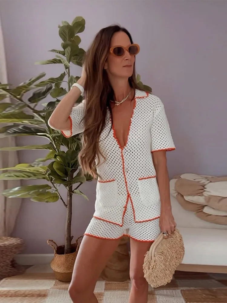 Hollow knit jacket shorts set womens half sleeved lace lapel button contrasting color cardigan shorts holiday set fashionable 250402