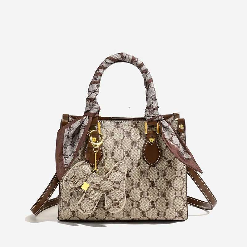 Simple Elegant Clutch Bag For Women With Fashionable Design And Minimalist Solid Color AppealW251106