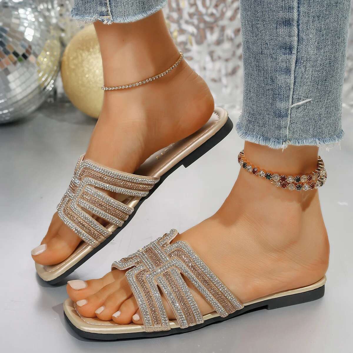 2025 Summer New Sexy Casual Comfortable Shoes Designer Fashion Solid Color Crystal Sandals Square Toe Flat Heel Slippers