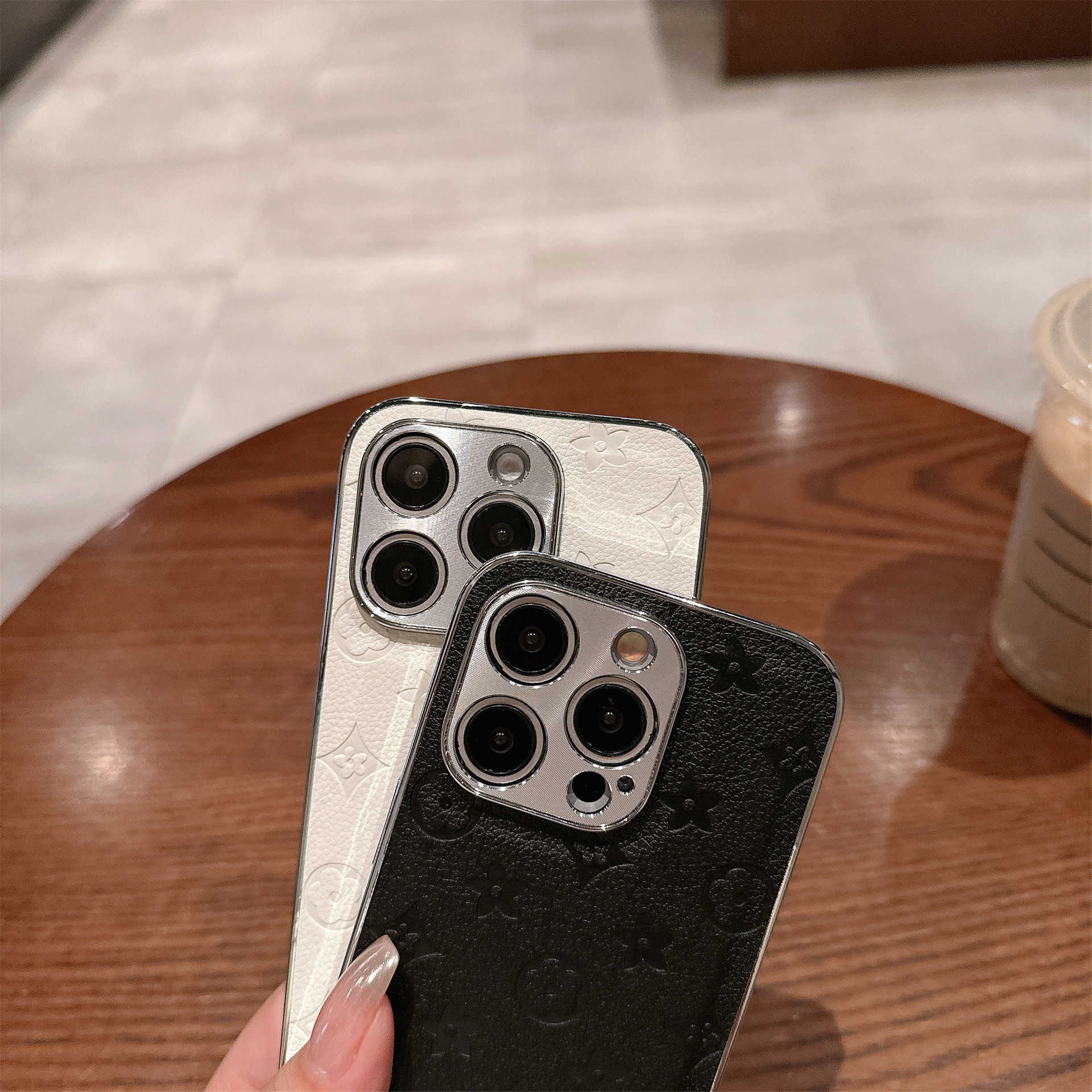 Electroplated Compatible iPhone 17 Case 15 Case Flowing Light Embossed XS Luxury Full Coverage 1314 Protective Case J251202