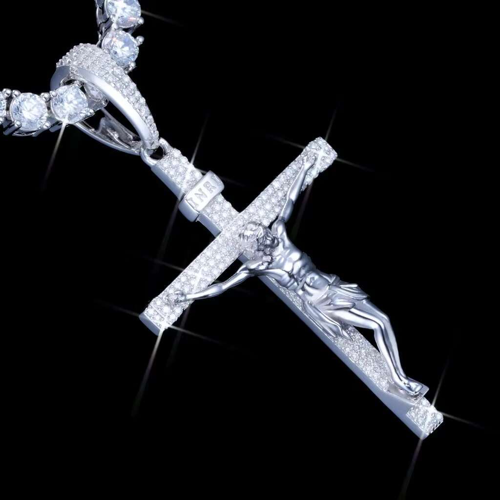Fashion 925S VVS MOISSANITE CRUCIFIX NECKLACE