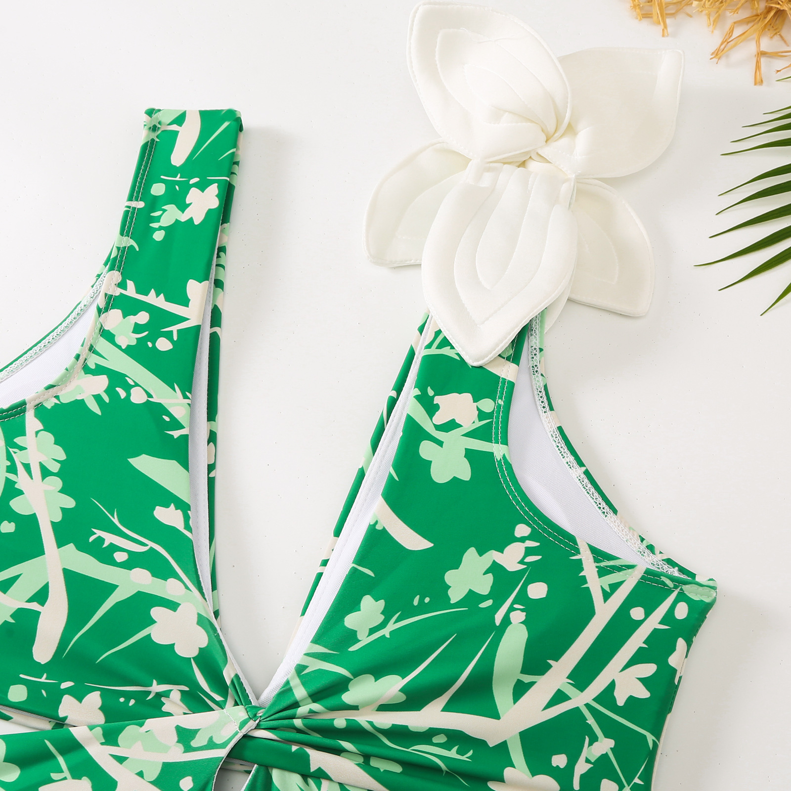 New one-piece swimsuit for women, conservative coverage, slimming effect, floral decoration, mesh wrapped skirt set, swimming suit