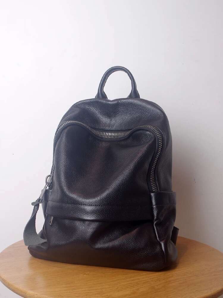 Genuine Leather Women's Large Capacity First Layer Cowhide 2024 New Fashion Men's Ladies Travel Backpack